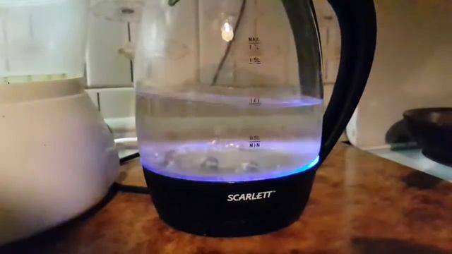 RusSlowChanel. Чайник с подстветкой греет воду в слоумо смотреть онлайн