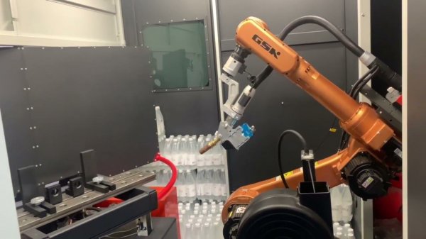 Роботизированный комплекс на основе ячейки ROBAXIS и робота GSK RH (Россия)