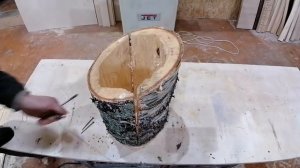 Скворечник своими руками, правильный скворечник из пня.