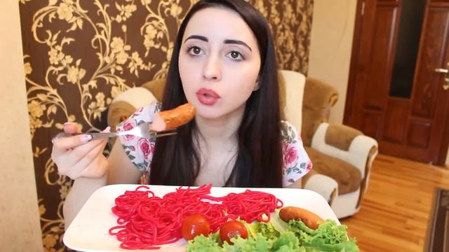 КРАСНАЯ ЛАПША / ЧТО ЭТО? / MUKBANG / не ASMR Ayka Emilly смотреть онлайн