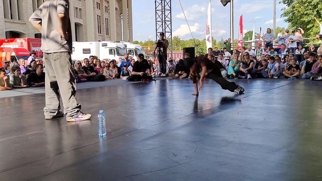 bboy Lazy SaM. Russian roulette. round 1. Moscow sports day 2023. Лужники. смотреть онлайн