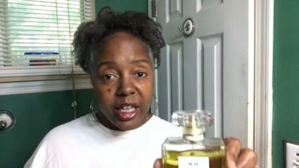 Chanel No.19 VS Chanel No. 19 Poudre ?