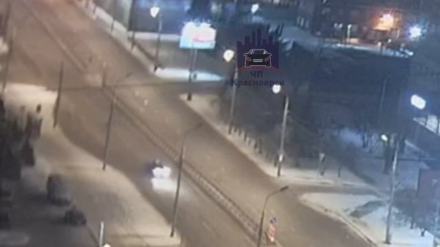 Ночные гонки BMW по встречке в Красноярске смотреть онлайн