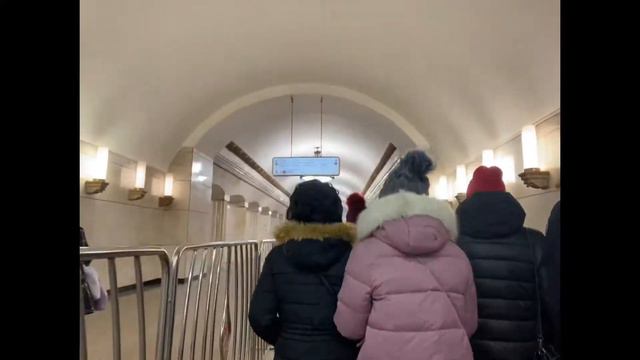 Москва-новогоднее метро 2021 смотреть онлайн