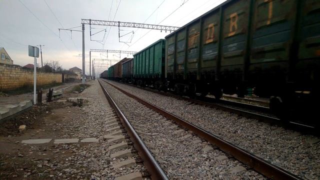 ВЛ80т-1135 с грузовым поездом смотреть онлайн