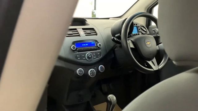 Chevrolet Spark 1.0i LS Walkthrough смотреть онлайн