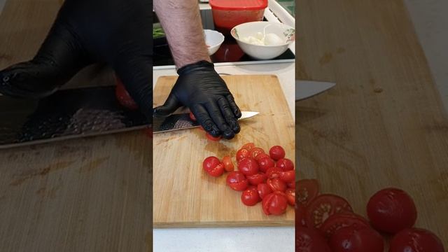 Куриная грудка с моцареллой и базиликом смотреть онлайн