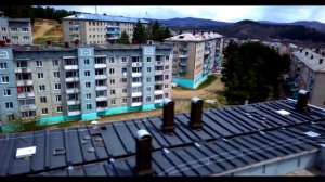 г. Петровск-Забайкальский, вид с высоты. Багульник на сопках цветёт.