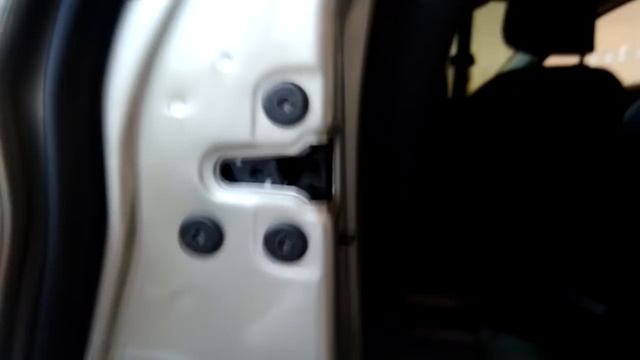 Как закрыть Lada Vesta, Xray если у вас сел аккумулятор. смотреть онлайн