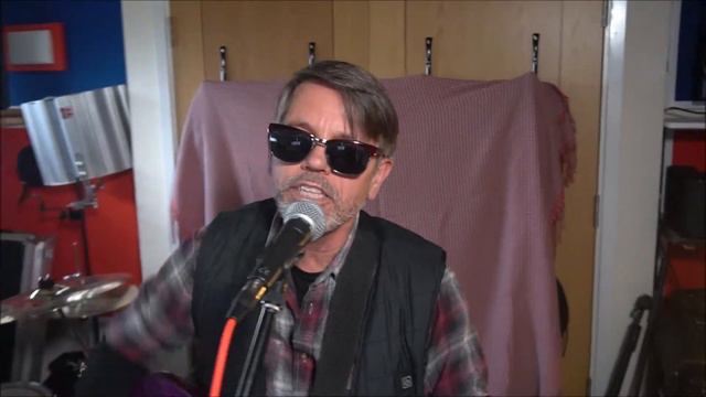 'Jumping on beds' Live studio version. Richard 'Ricky' Palmer смотреть онлайн