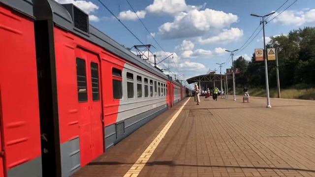 Электропоезда «ЭД4М» и Электровоз«ЭП20»с пассажирским поездом на станции«Кратово»//27 июля 2021 год смотреть онлайн