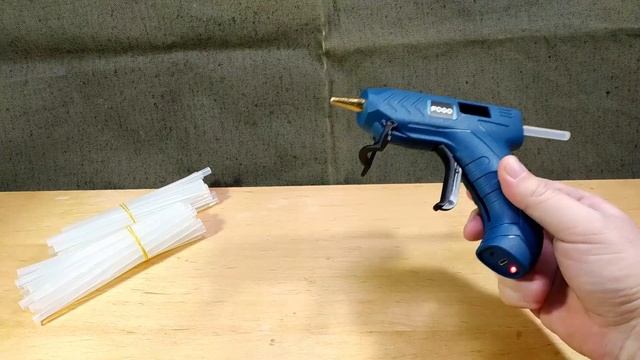 Аккумуляторный клеевой пистолет FOGO смотреть онлайн