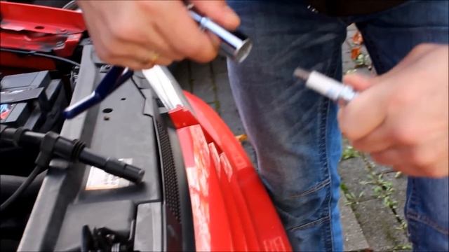VW Golf 4 1.4 Engine Spark Plugs Replacement смотреть онлайн