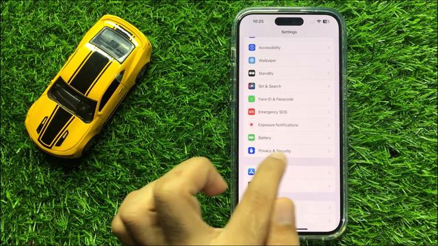 iPhone 15 / Plus / Pro How to Enable/Disable Apps Access To Microphone ios 17 смотреть онлайн