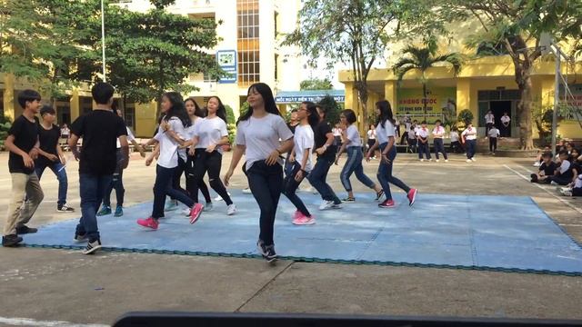 fLASHMOB 2018 LỚP 9.7 смотреть онлайн