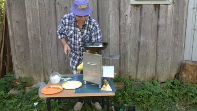 Ракетная печь для кемпинга. Часть # 2. Жарим рыбу. / Rocket stove for kemping. Part 2. смотреть онлайн