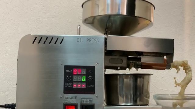 Электрический маслопресс AKITAJP AKJP-500 шнековый мини пресс для горячего и холодного отжима масла смотреть онлайн