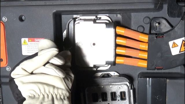 Fisker Karma: Battery Removal [4K] Ep44 смотреть онлайн