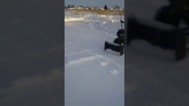 На колесах цепи, задний привод блокированный, 11 лс. смотреть онлайн