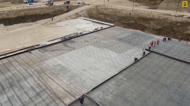 #9 Строительство водозабора на реке Бельбек. Погружение шпунта в котловане, бетонирование плиты. смотреть онлайн