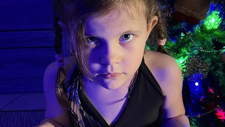 Milana Wednesday - пародия от Mila Star на танец из сериала Венсдей - Семейка Адамс смотреть онлайн