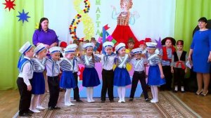 Морской танец в детском саду в исполнении мальчиков и девочек старшей группы