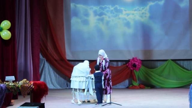 Районный народный праздник «Шежере байрамы». Семья Абделганиевых (с. Улькунды). Колыбельная песня смотреть онлайн
