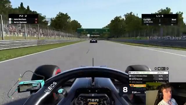 JARNO OPMEER VS JAKE BENHAM ON F1 2020 смотреть онлайн