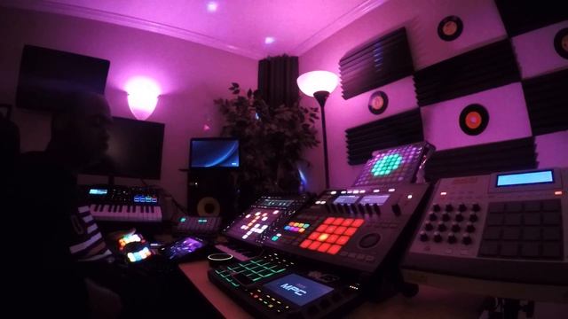 Sound Oracle Test Driving The Cassette Drums Sound Library смотреть онлайн