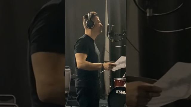 Работаем над новой песней, постараемся успеть до 21 января.) смотреть онлайн