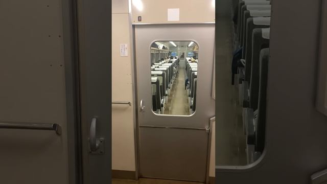 28.10.2023 года.Дверь тамбура старого экспресса серии 185!!! смотреть онлайн