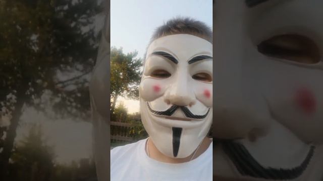 Хай бич! У меня маска анонимуса! смотреть онлайн