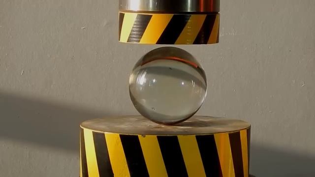 Гидравлический пресс против всех. Мощность пресса смотреть онлайн