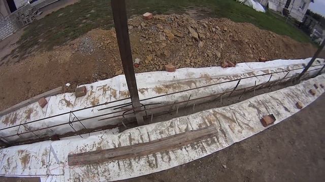 Армирование фундамента забора, установка опалубки смотреть онлайн