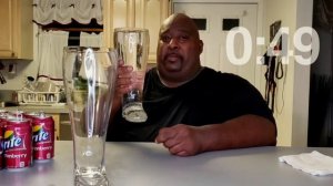 !! ШОК !! Негр напился спрайта из баночек и обрыгался!!