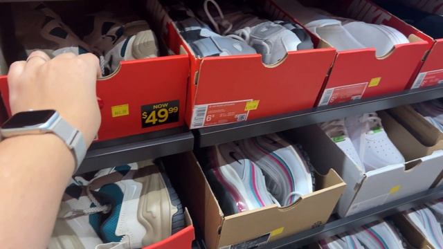 OUTLET DA NIKE POUCO CONHECIDO HÁ MENOS DE 30 MINUTOS DE MIAMI, ESTADOS UNIDOS! смотреть онлайн