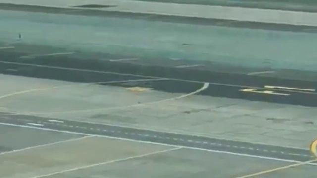 В Лиме Перу самолёт столкнулся с грузовиком при посадке LA2213 смотреть онлайн