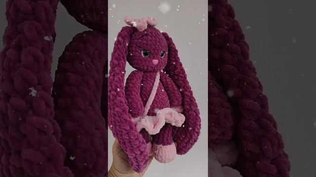 зайка крючком)) #вязание #игрушки #amigurumi #crochet #вязаниекрючком #bunny #дети #заяц #зайчик смотреть онлайн