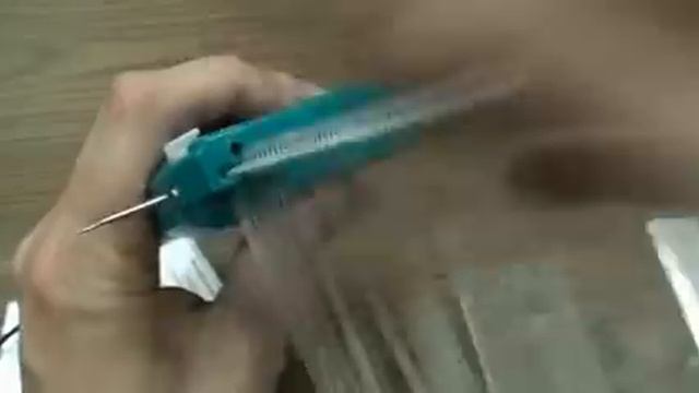 How To Use A Tagging Gun
