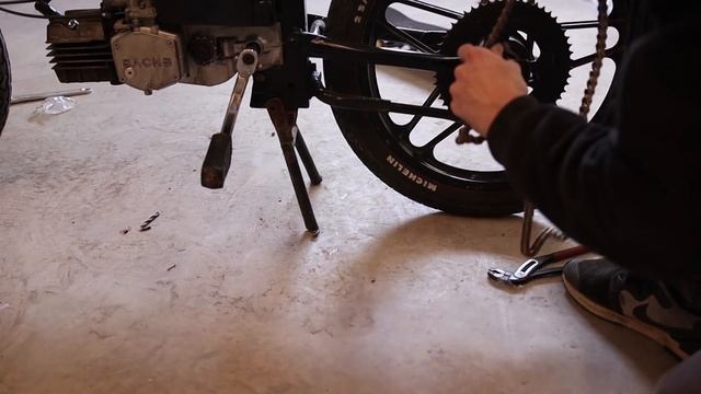 So baust du den Mofa Cafe Racer zusammen! | F.03 Mofa-Mittwoch смотреть онлайн