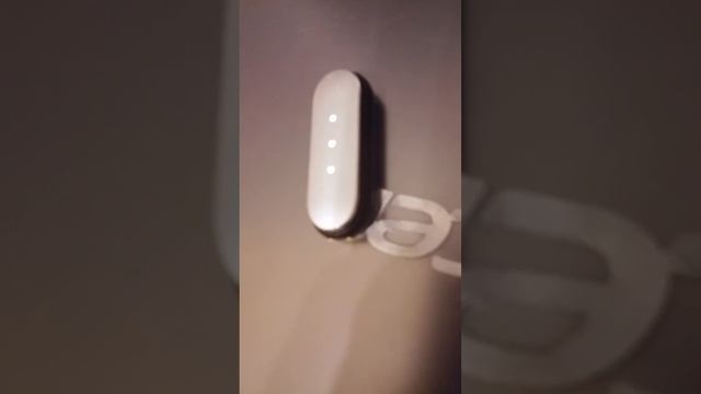 Танцующий Mi-Band смотреть онлайн