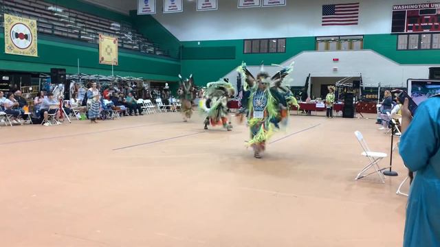 Mens Fancy/ Ruffle/ Washington Univ St. Louis MO Pow wow 2022 April 16, смотреть онлайн