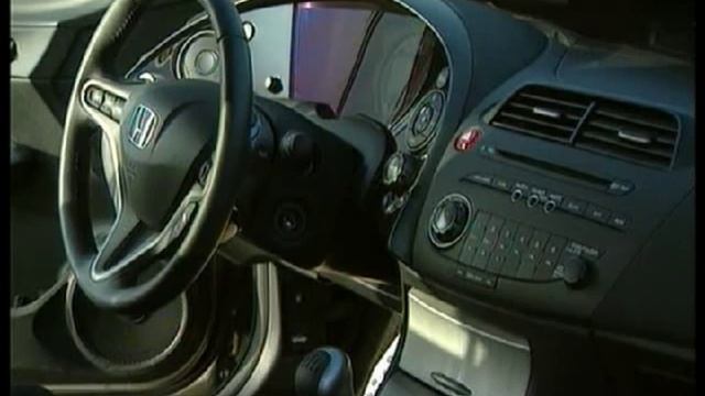 Essai auto HONDA CIVIC 1.8I-VTEC смотреть онлайн