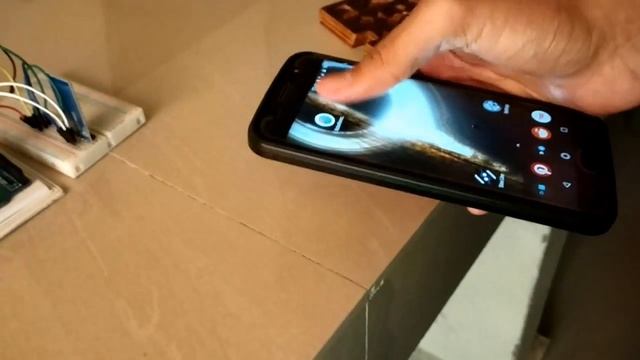 Controlling switch with Arduino Uno and Android (Bluetooth+Servo) смотреть онлайн