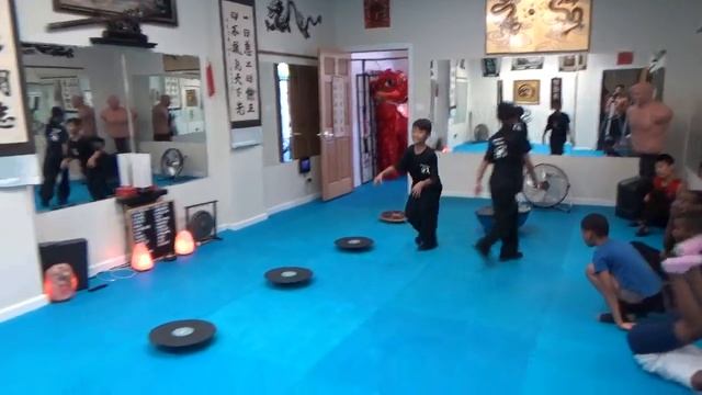 Kung Fu - Balance Disc Jump Challenge смотреть онлайн