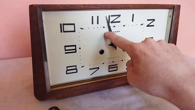 Часы каминные настольные Янтарь с боем 1971год смотреть онлайн