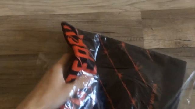 UNBOXING/РАСПАКОВКА - ФУТБОЛКА "ПОПЕРЁК" (ВОЛЧОК) смотреть онлайн