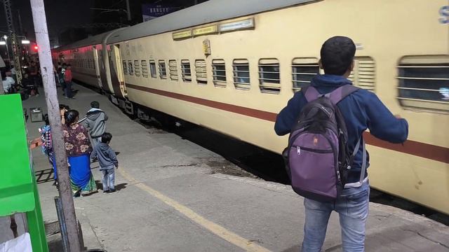 बीदर सुपरफास्ट एक्सप्रेस| 21143⇒22143/Mumbai CSMT Bidar SF Exps मुंबई छत्रपति शिवाजी महाराज टर्मिनस смотреть онлайн