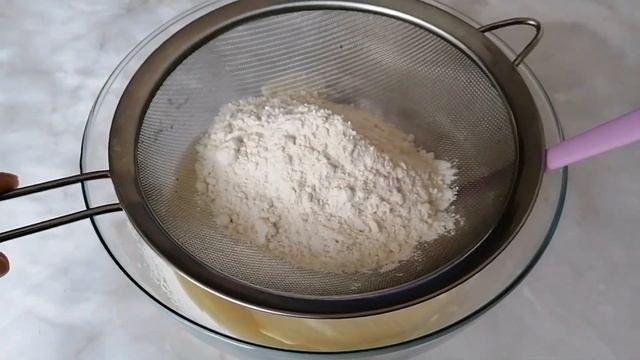Кекс на сметане. Вы будете готовить этот кекс каждый день к чаю! смотреть онлайн