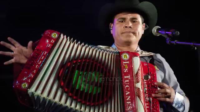 Los Tucanes De Tijuana Mix Corridos En Vivo смотреть онлайн